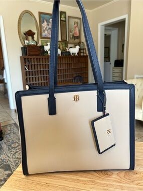 Tommy Hilfiger Beige and Navy Leather Tote